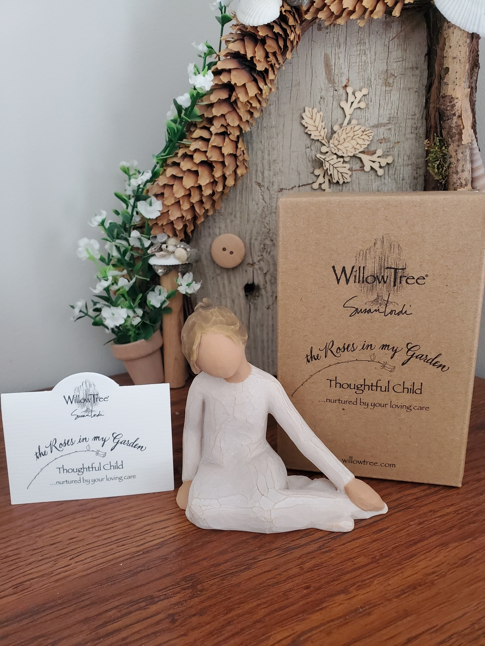 Willow Tree "Thoughtful Child" 2008 - Girl Sitting